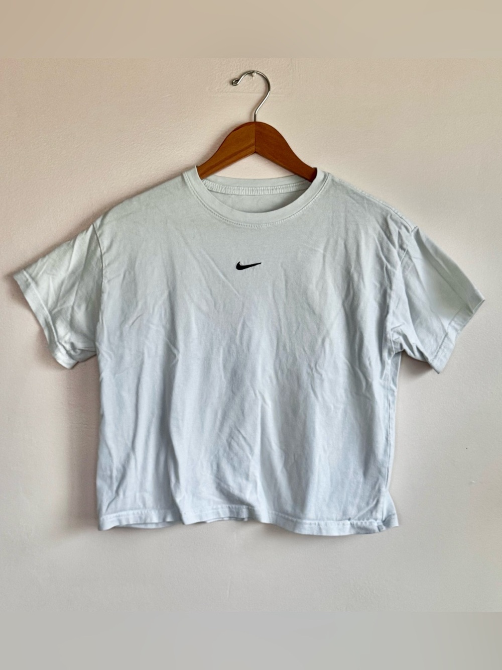 Nike 100% Cotton white cropped tee w/ Black Embroidered Swoosh Women’s XL